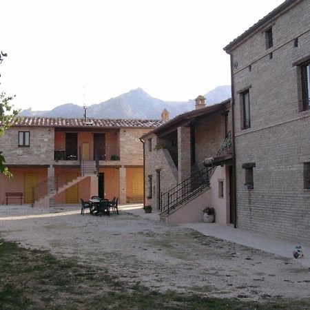 Gasthaus Antica Dimora Sarnano Exterior foto