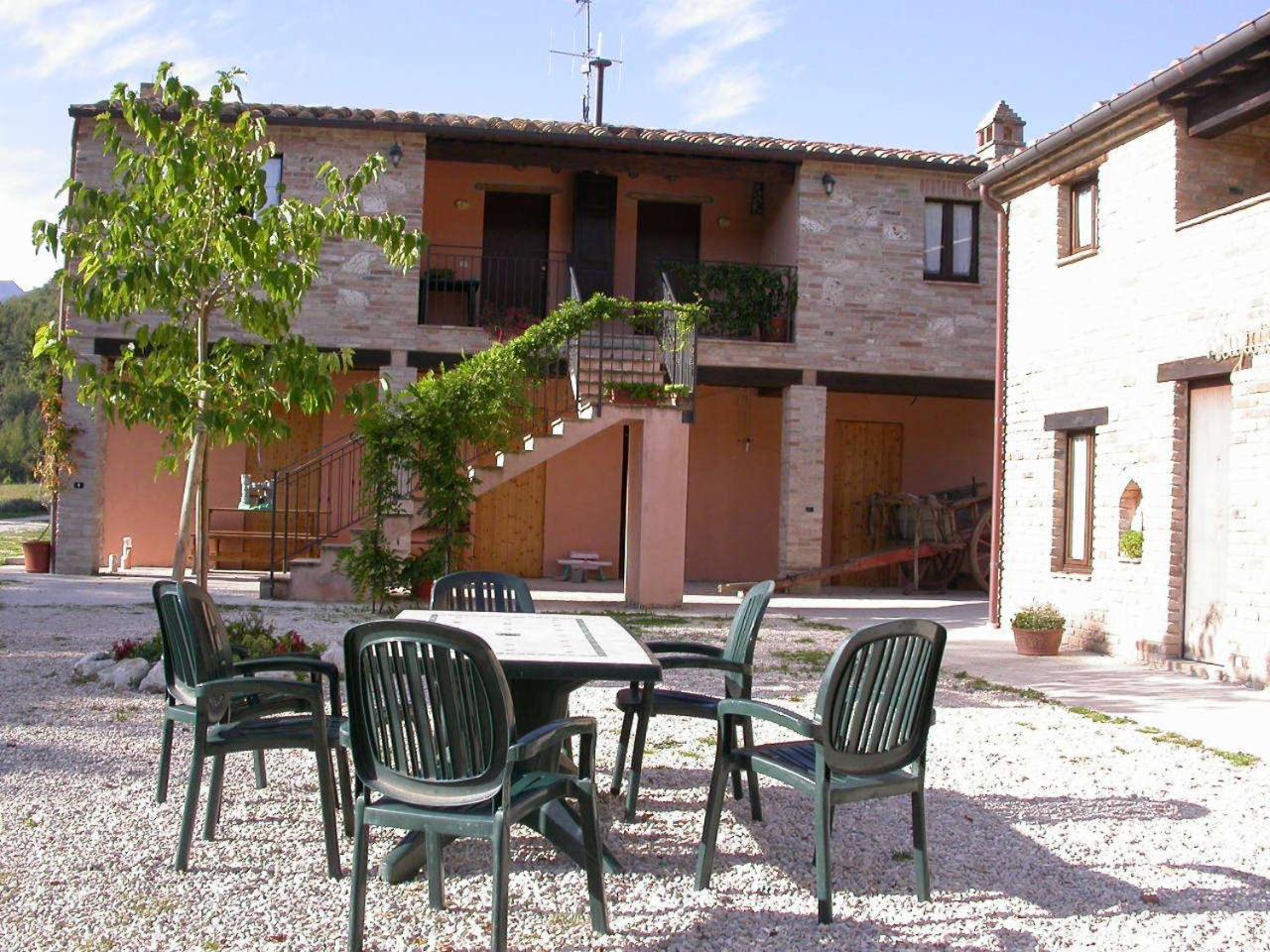 Gasthaus Antica Dimora Sarnano Exterior foto
