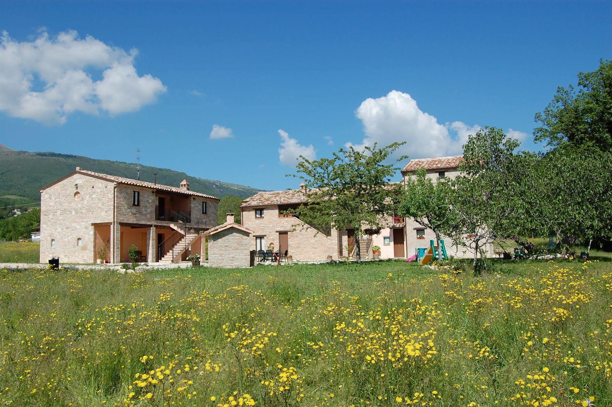 Gasthaus Antica Dimora Sarnano Exterior foto